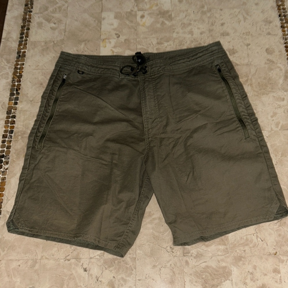 Roark Layover 2.0 Shorts Green‎ Zipper Pockets Casual/ Performance Men’s Size 34